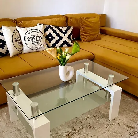 شقة Harrison Homes Pergola Apartment, Garden & Parking