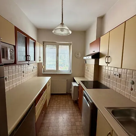 شقة Harrison Homes Pergola Apartment, Garden & Parking